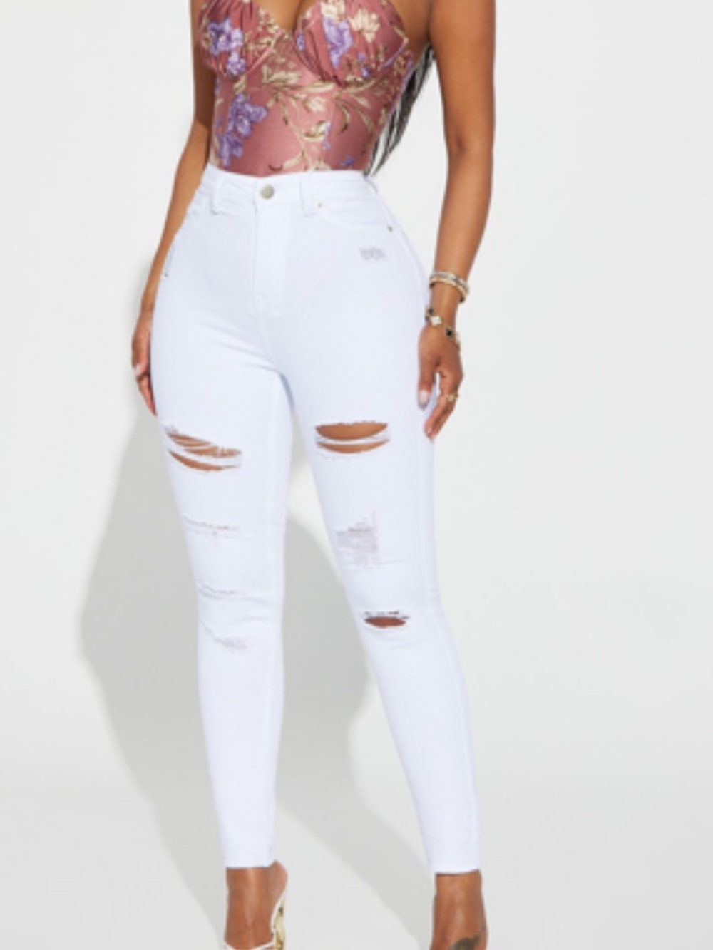 NWT Fashion Nova ripped stretch jeans